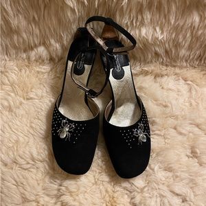 Vintage velour heel with rhinestones